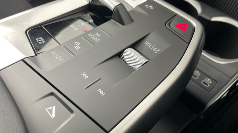 BMW iX2 230kW xDrive30 Shadow Edition 65kWh 5dr Auto Electric Hatchback